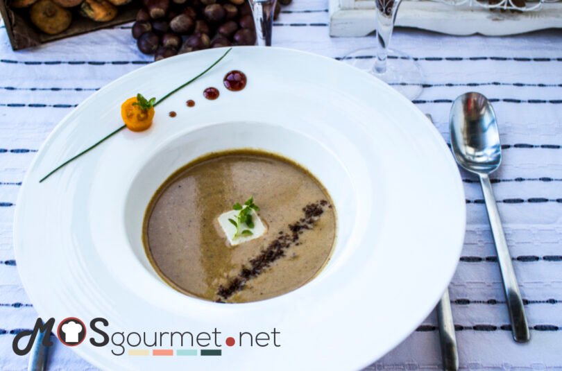Crema de níscalos y avellanas