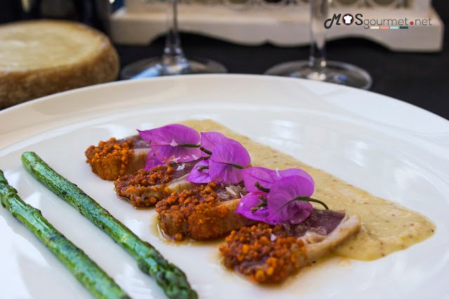 Tataki crujiente de chuletas de cordero con crema de brevas y queso de la serena