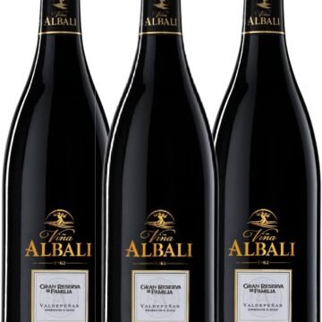 vino tinto gran reserva Viña Albali Familia en pack de 3 botellas de 750 ml